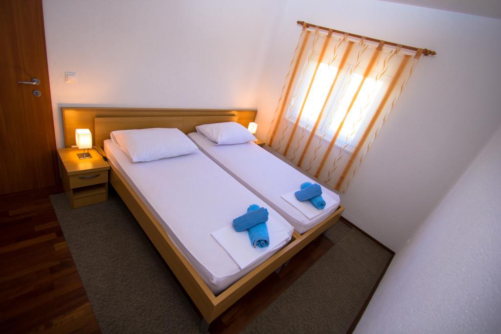 Apartments Kelic Trogir Quarto foto