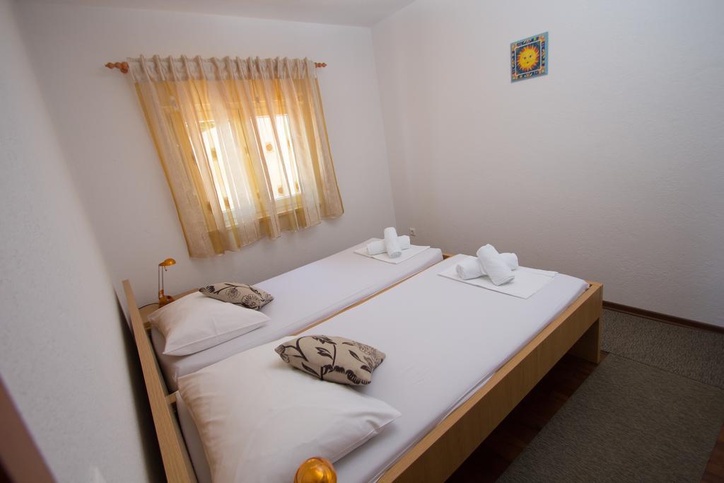 Apartments Kelic Trogir Quarto foto